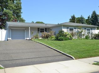 77 S Bicycle Path, Selden, NY 11784