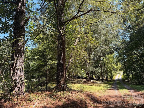 3rd image of 2946 Blacksburg Rd