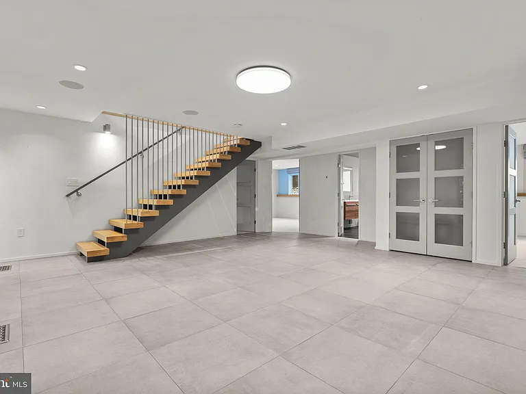 5517 Mohican Rd — Photo 37