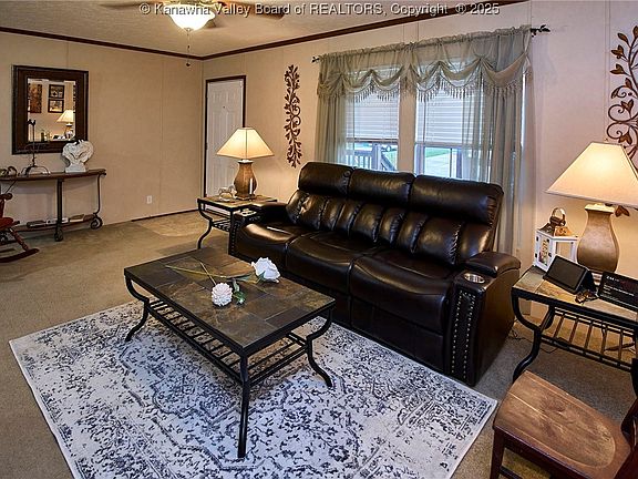 5th image of 374 Sunnybrook Dr