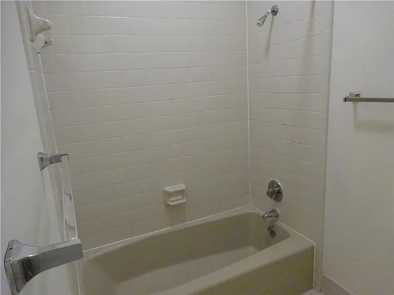 3200 Duval St #204 — Photo 10