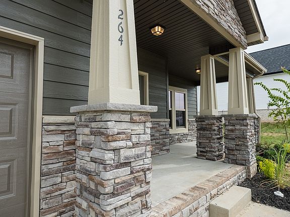 3rd image of 464 Farmington Lot 464