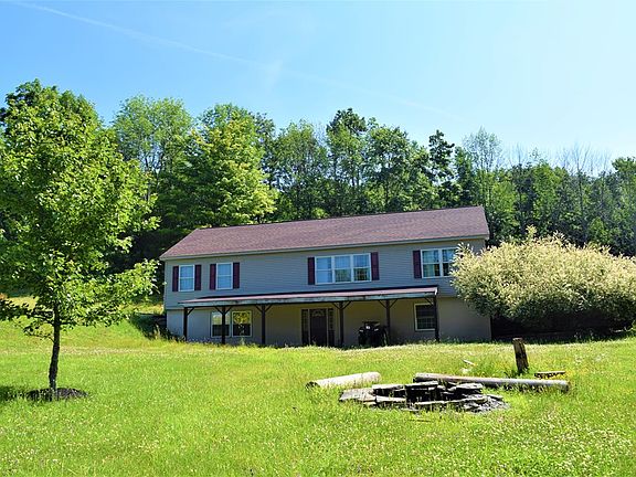 3rd image of 150 Earl Cir
