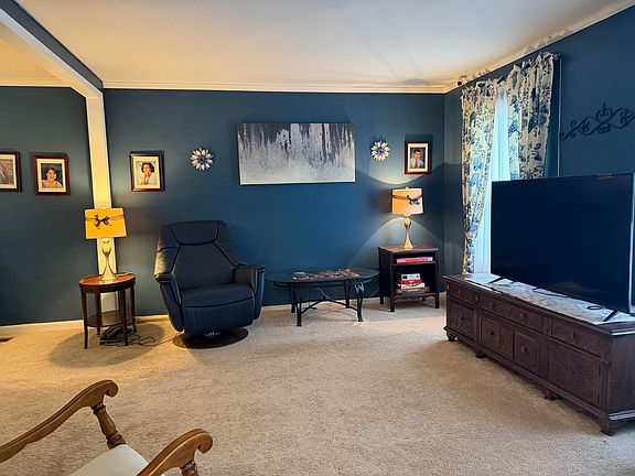 4th image of 261 Terrace Dr