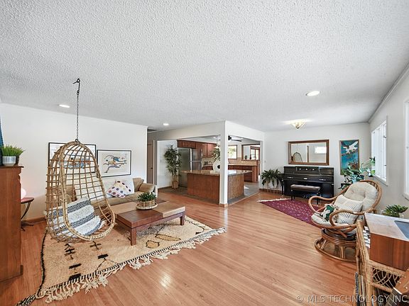 3rd image of 4154 E 46th Pl