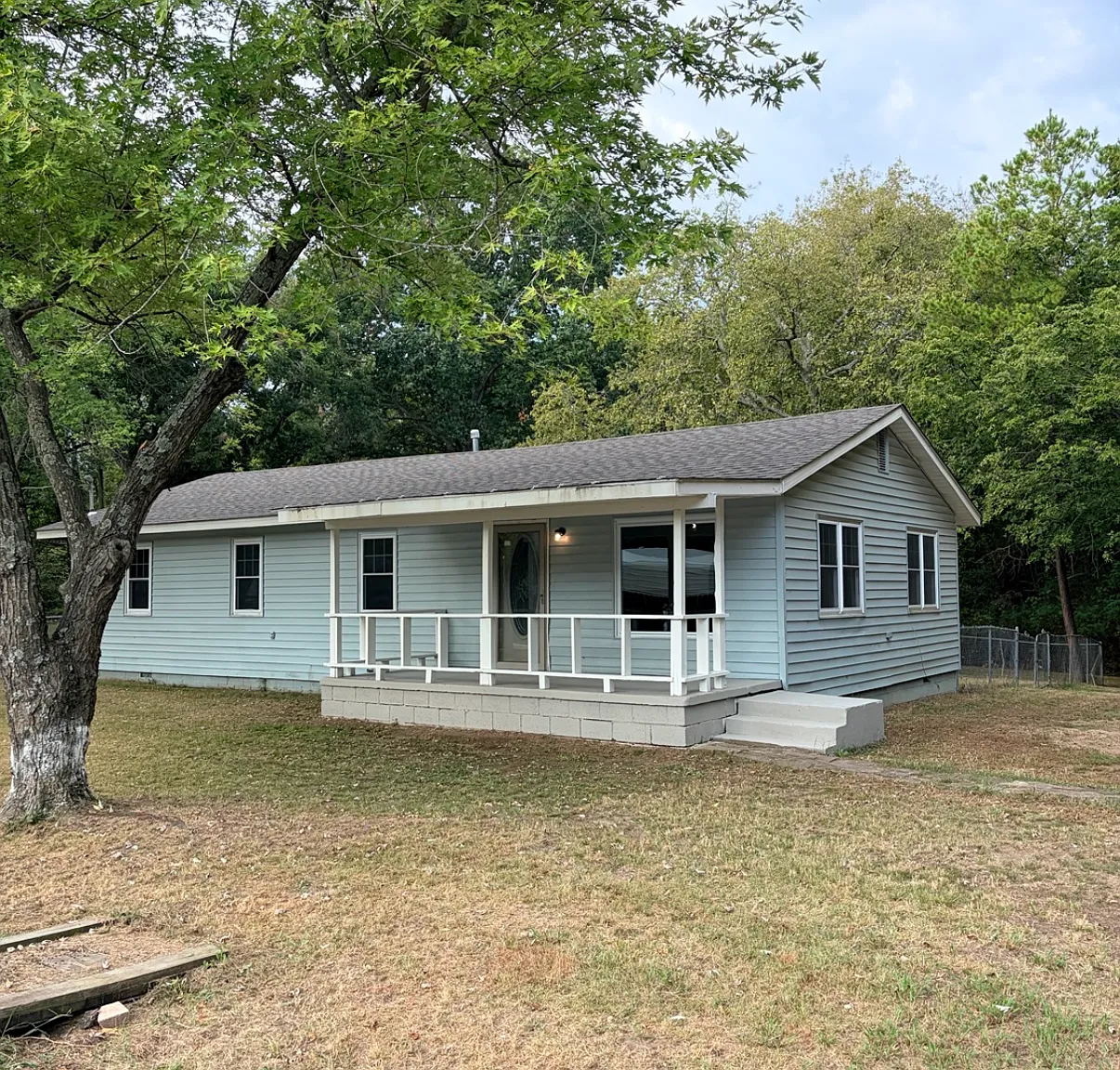3 bed, 1152 sqft, $1,275 — Photo 2