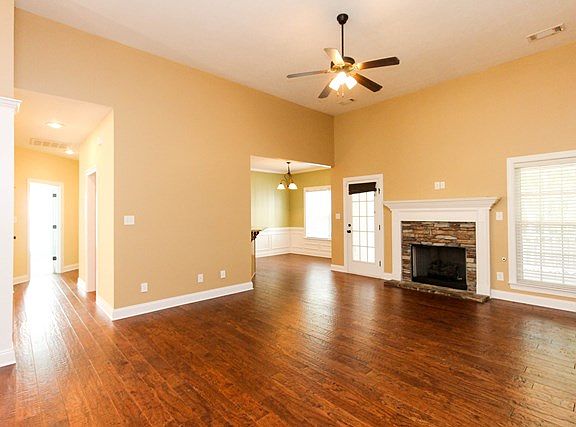 5th image of 758 Herrington Dr