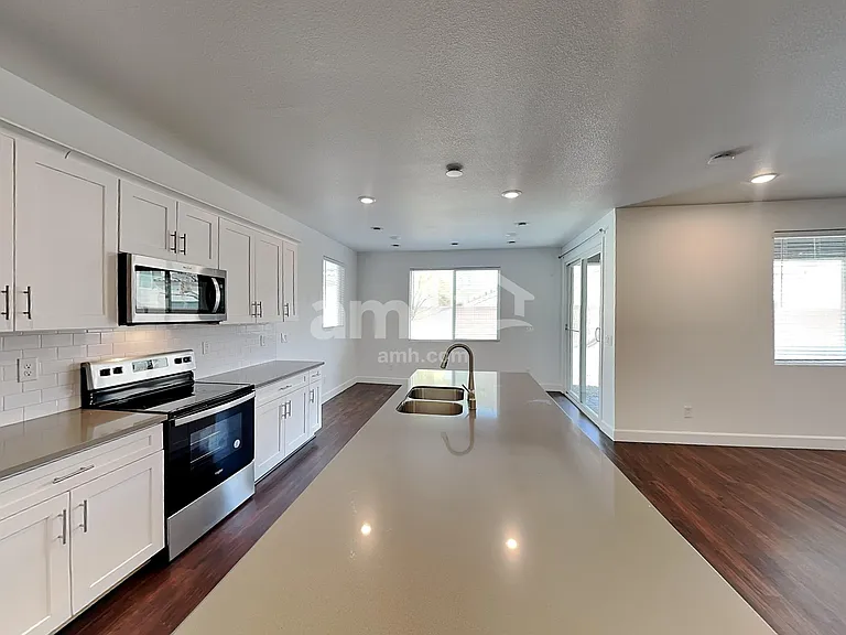 4857 Colossal Star St — Photo 3