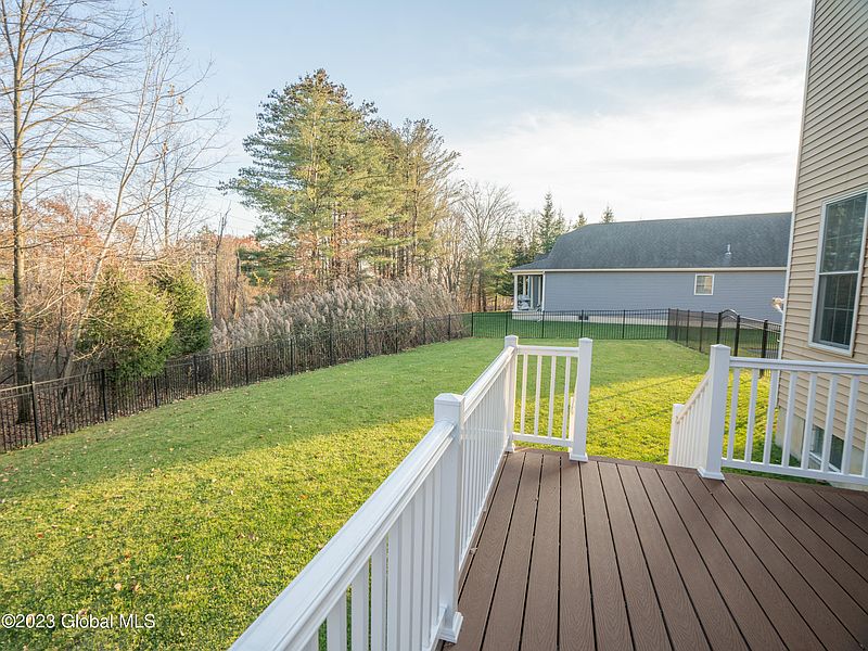 4th image of 7 Beacon Drive