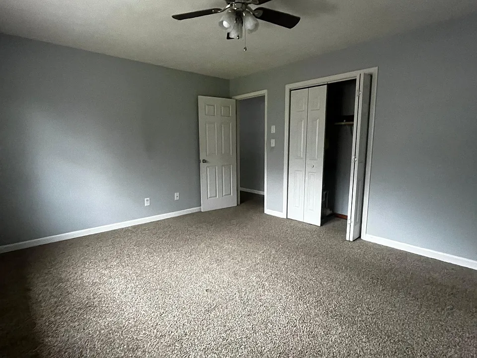 1806 Parkwood Ln #3