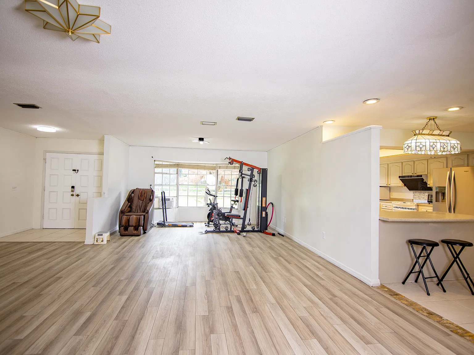 4 bed, 2604 sqft, $3,300 — Photo 3