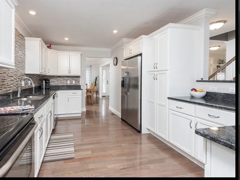 19 Stratford Village Dr — Photo 3