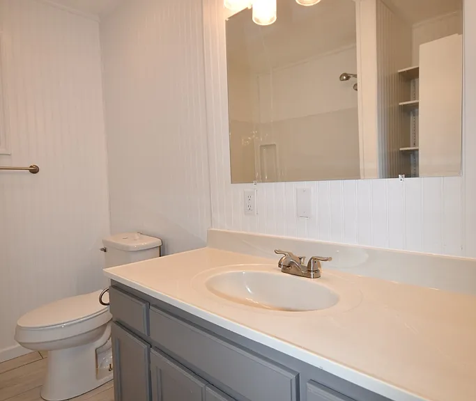 716 Henderson Ave — Photo 5