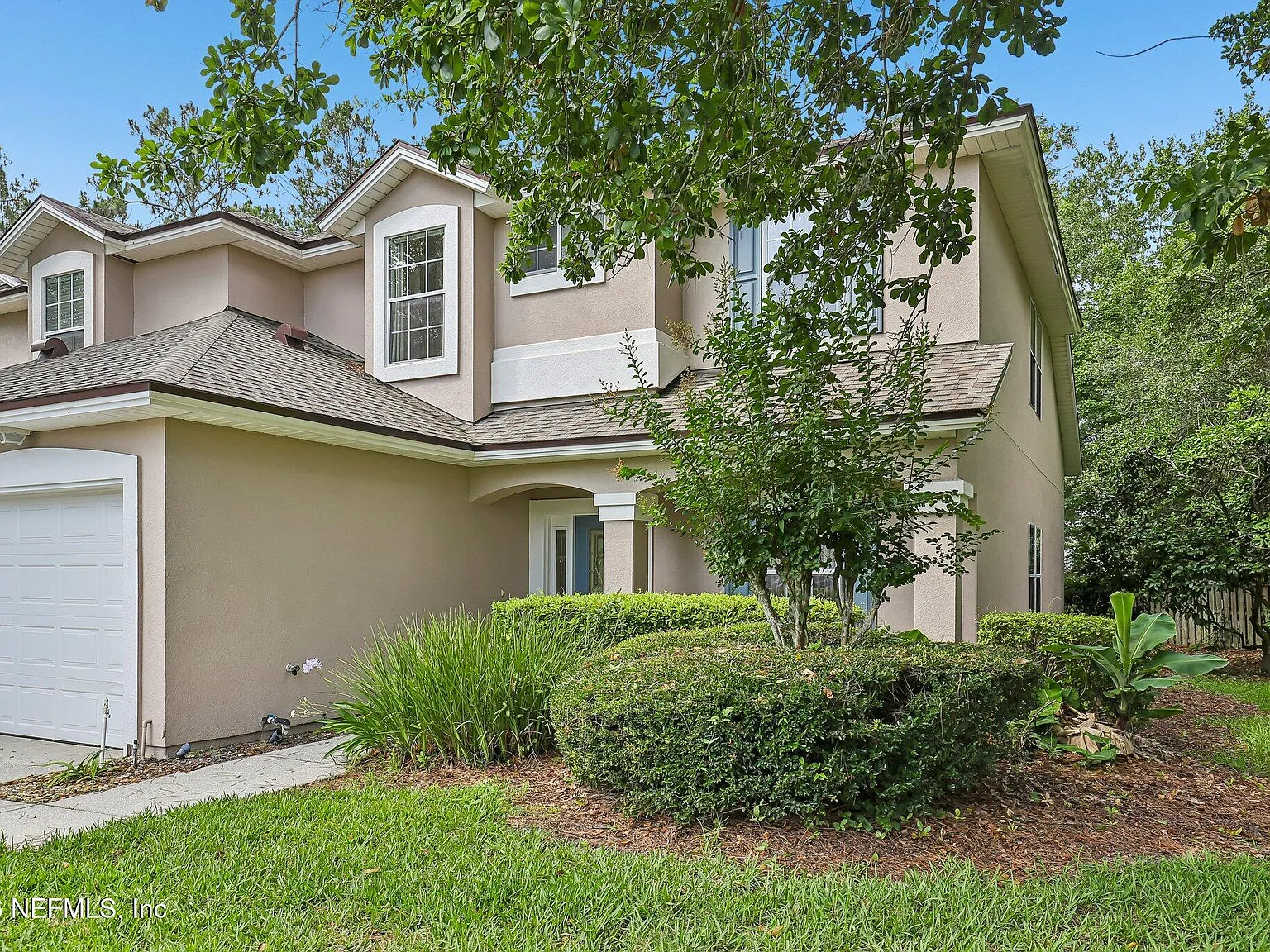 3 bed, 2.5 bath, 1615 sqft, $2,000 — Photo 2