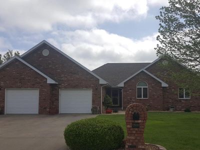1500 S Meadow Ln, Bolivar, MO, 65613