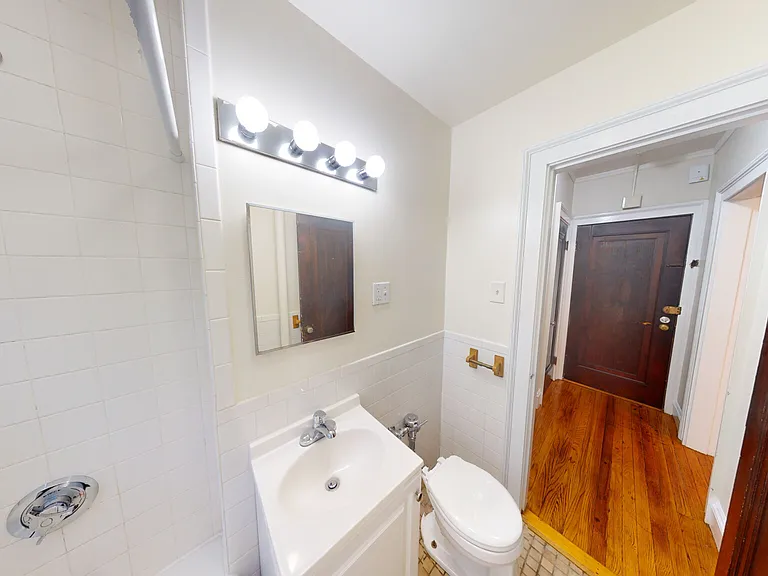 74 Strathmore Rd #1 — Photo 6