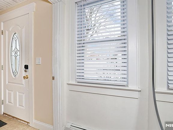 4th image of 168 4th St