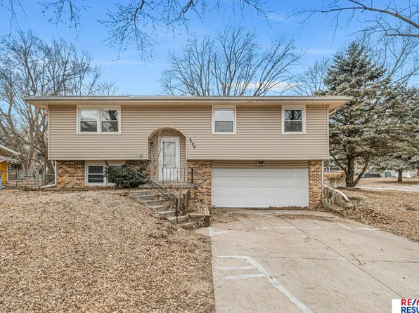 3128 Cottonwood Ln, Omaha, NE 68134