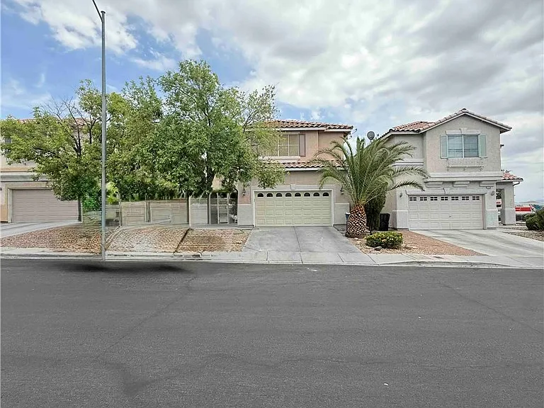 3588 White Mountain St — Photo 3