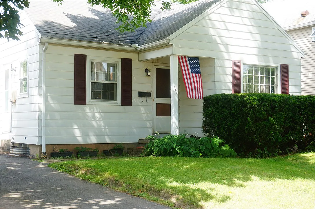4 bed, 1.0 bath, 1086 sqft, $2,300 — Photo 1