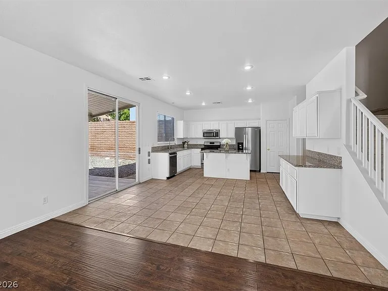 3799 Honey Ridge Ct — Photo 14