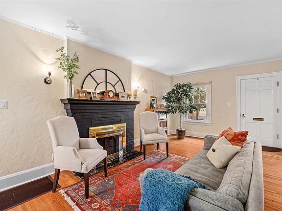 3rd image of 23 Plant Ave