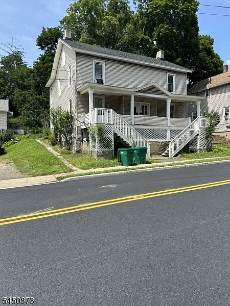 3 bed, 1.0 bath, $2,200 — Photo 1