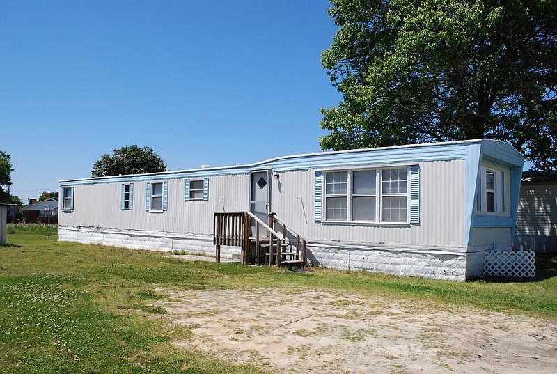 1st image of 133 Nicholas Dr