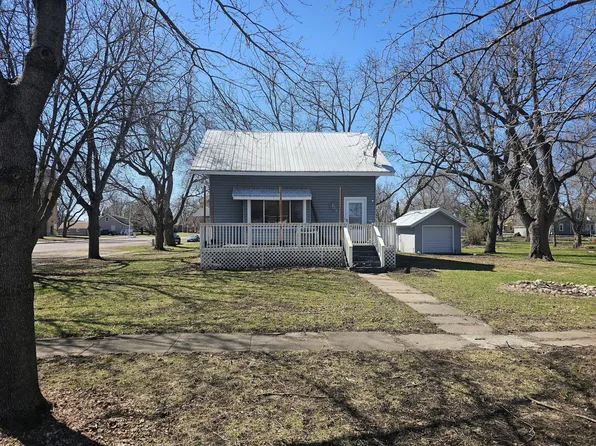 212 S Center St, Ceylon, MN 56121