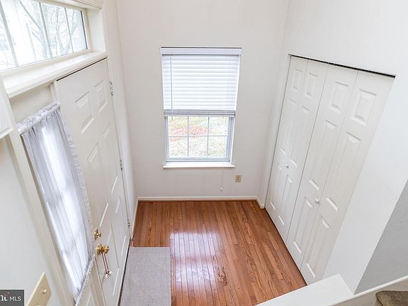 3rd image of 492 Glenn Rose Cir
