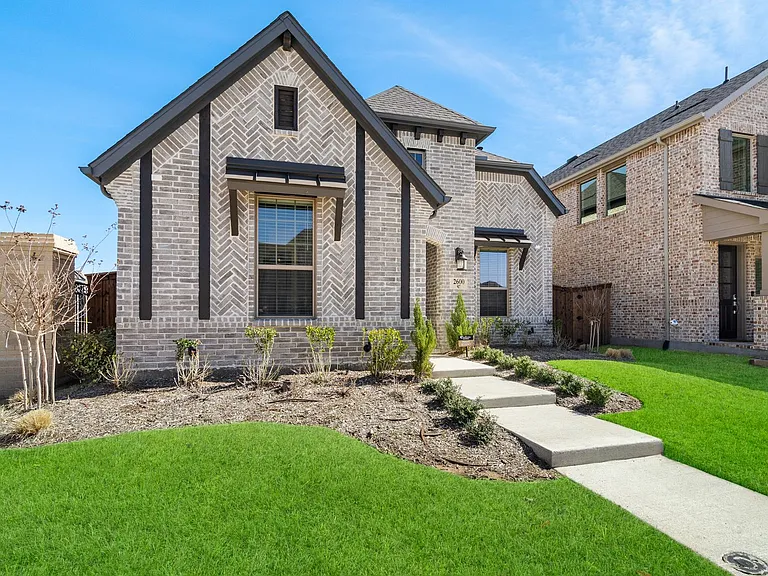 2600 Chester Dr — Photo 3