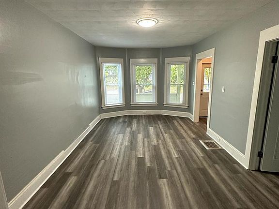 2nd image of 130 Harvard Pl Floor 1