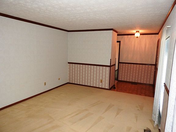 3rd image of 1451 Ronald St