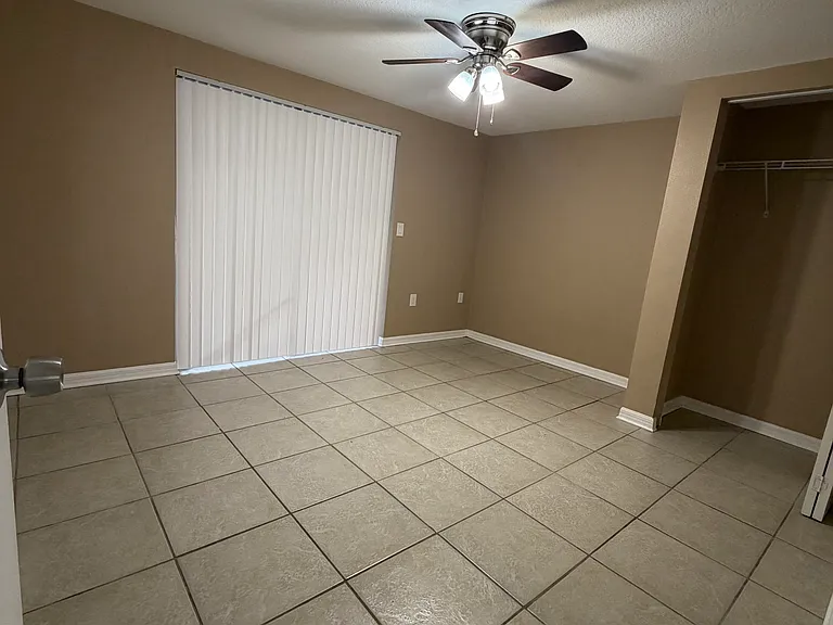 11206 Yellowwood Ln — Photo 5