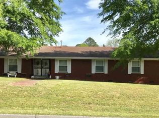 1 Deerwood Dr, Morrilton, AR 72110