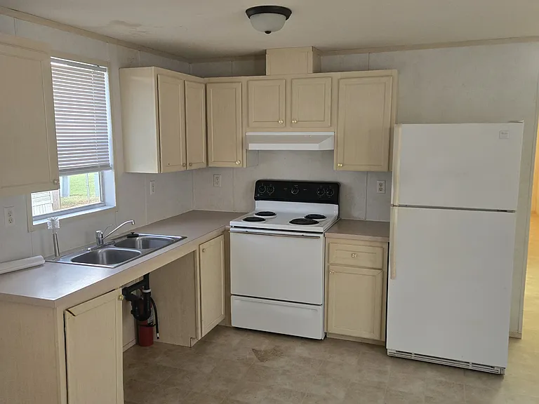 12847 Oak Rd #16 — Photo 2