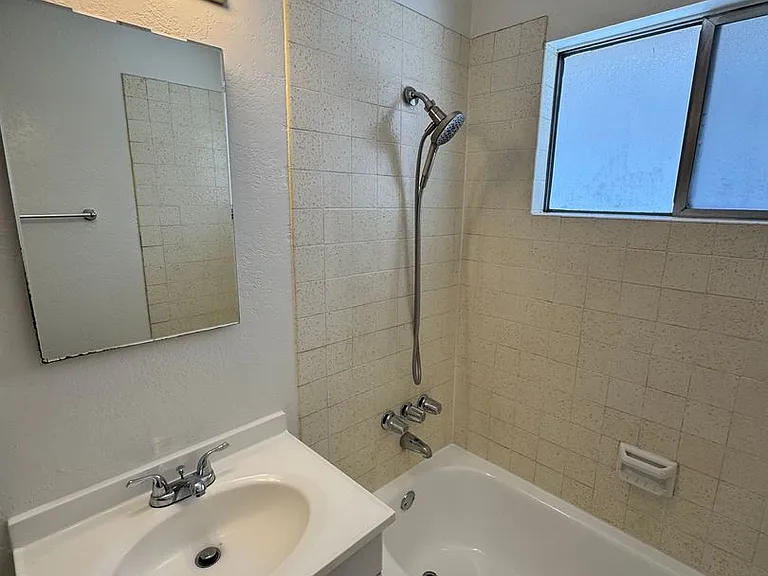 3951 Howard Ave — Photo 17