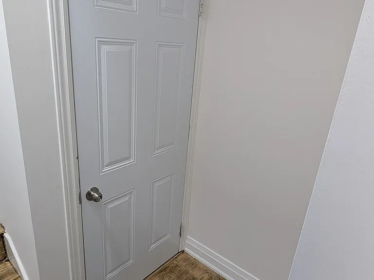 53 Seward Cres #LOWER LEVEL — Photo 2