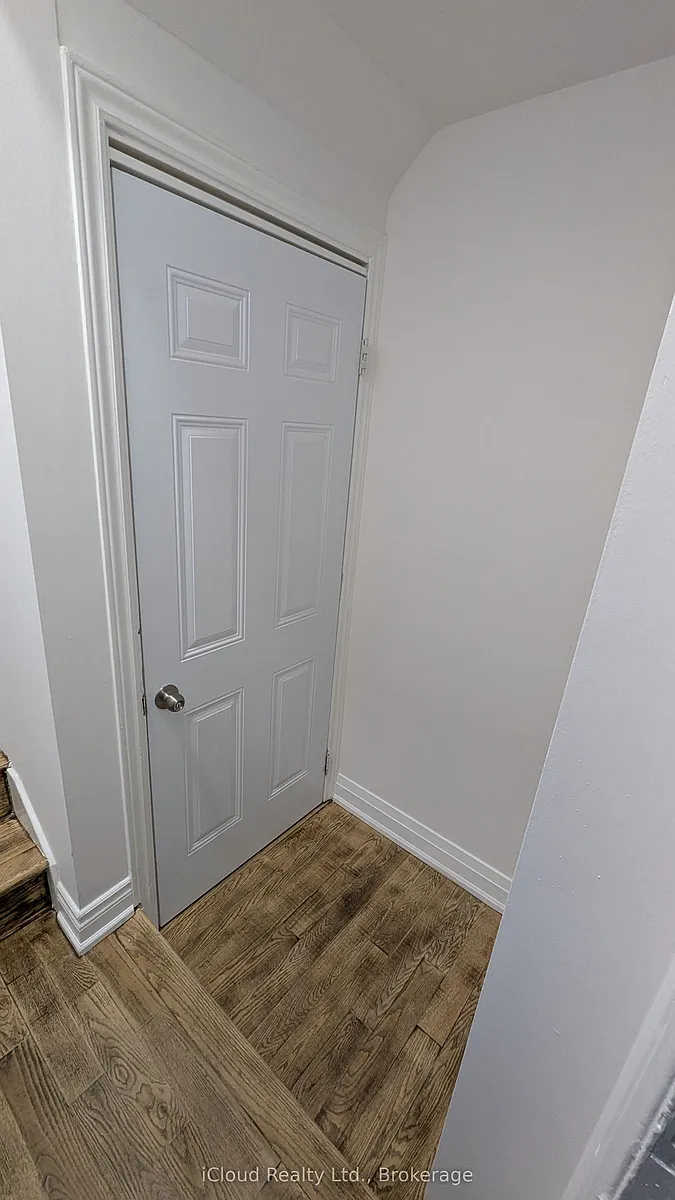 Building Photo - 53 Seward Cres #LOWER LEVEL
