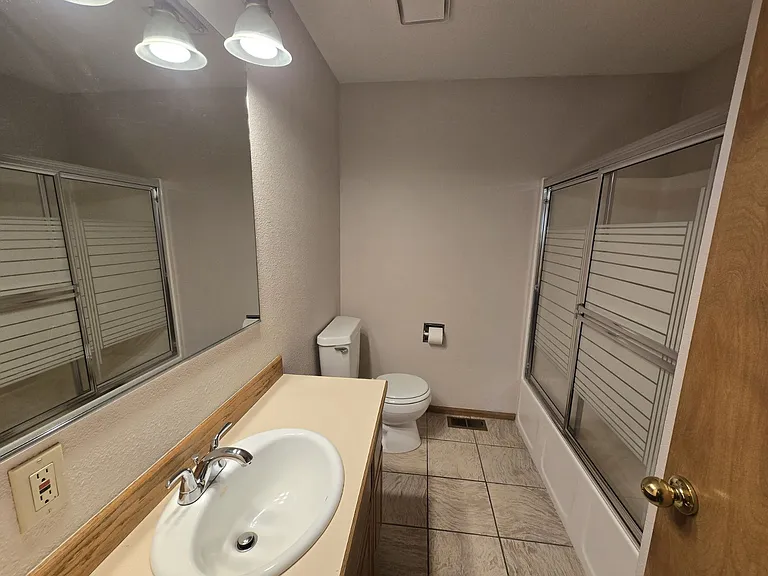 1335 NW Vallejo Dr — Photo 18