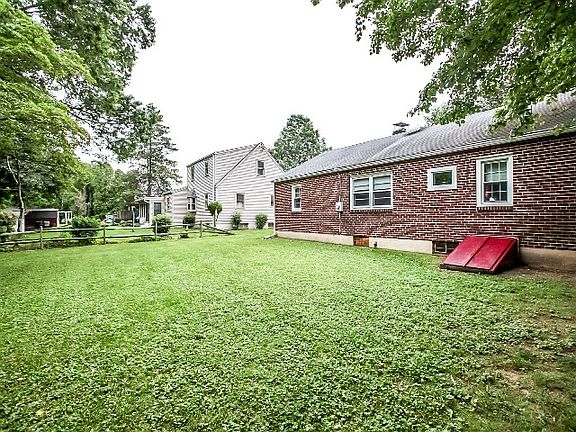 3rd image of 4617 Bailey Dr