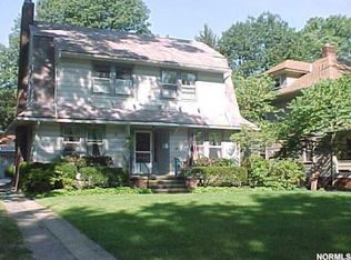 1270 Overlook Rd, Lakewood, OH 44107