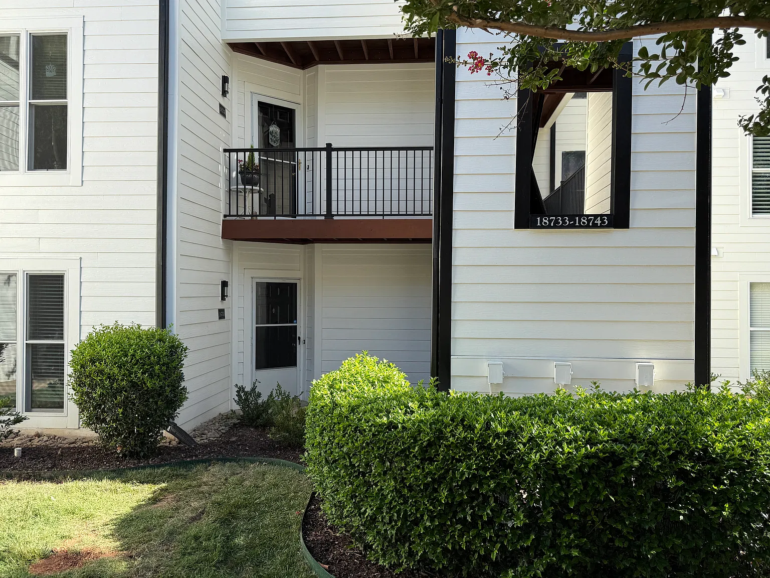 2 bed, 946 sqft, $1,895 — Photo 3