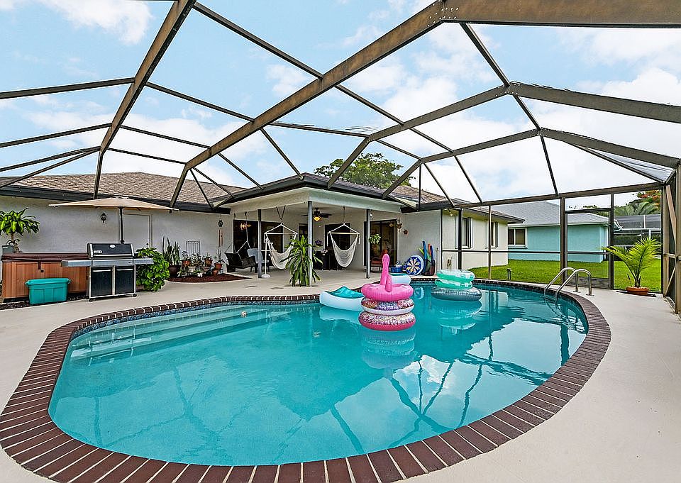 1st image of 5115 Woodstone Cir E