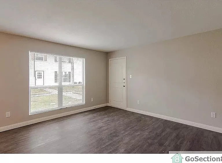 210-100 S Bowser Rd — Photo 5