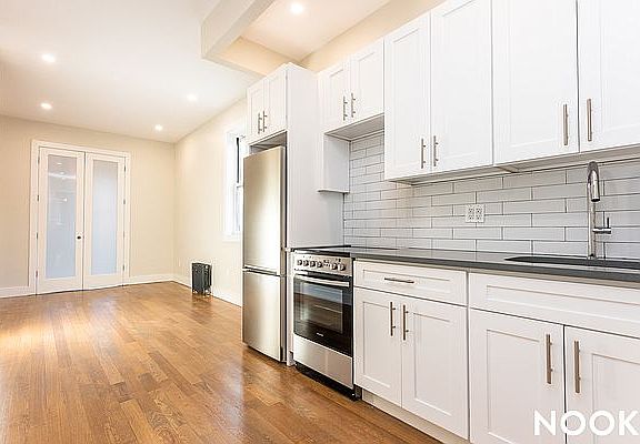 5th image of 170 Jefferson St #4R
