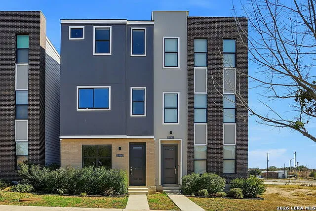 2 bed, 2.5 bath, 1532 sqft, $2,295 — Photo 2