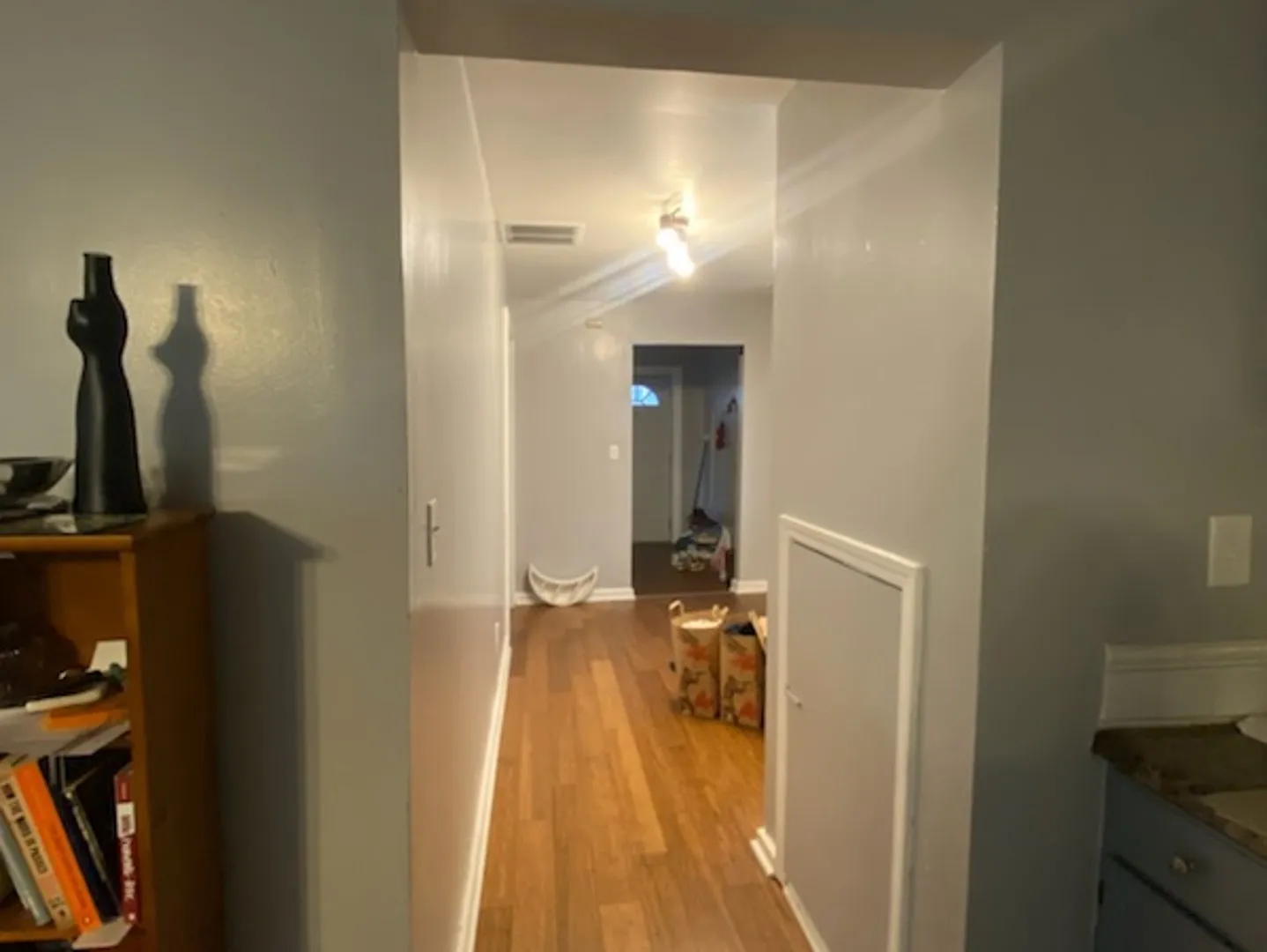 2 bed, 1000 sqft, $1,600 — Photo 3