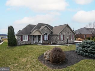 6716 Saint Annes Dr S, Fayetteville, PA 17222