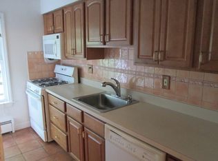 1628 Valley St APT 2B, Fort Lee, NJ 07024